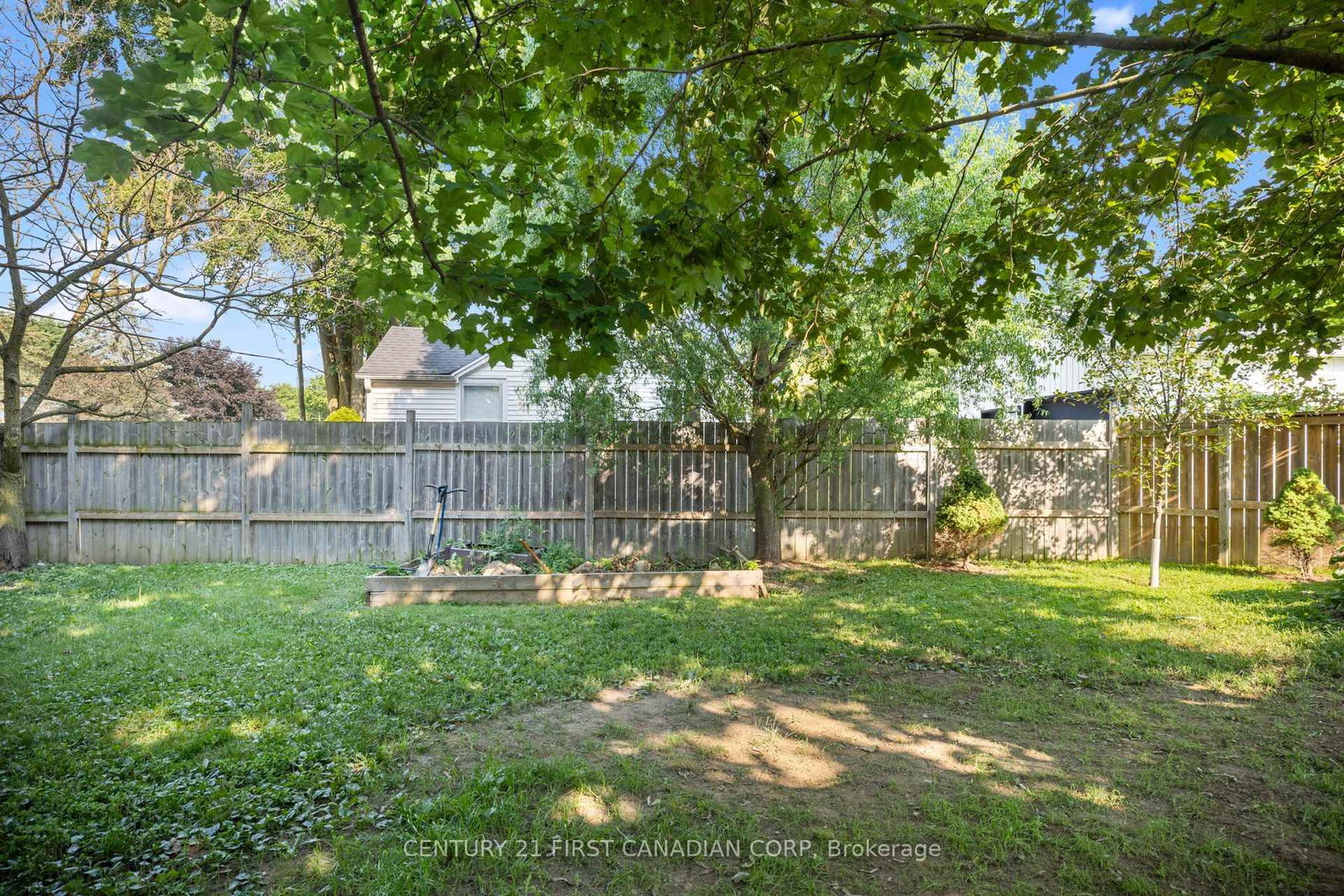 279 Oak Street • Lucan Biddulph, ON photo 32