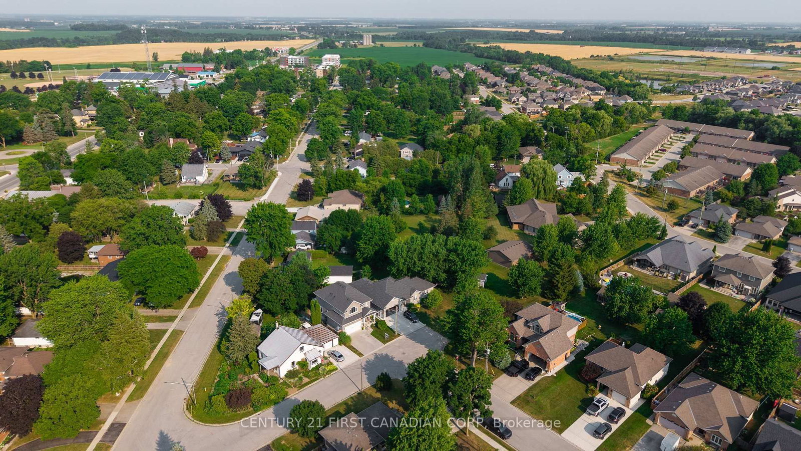 279 Oak Street • Lucan Biddulph, ON photo 39