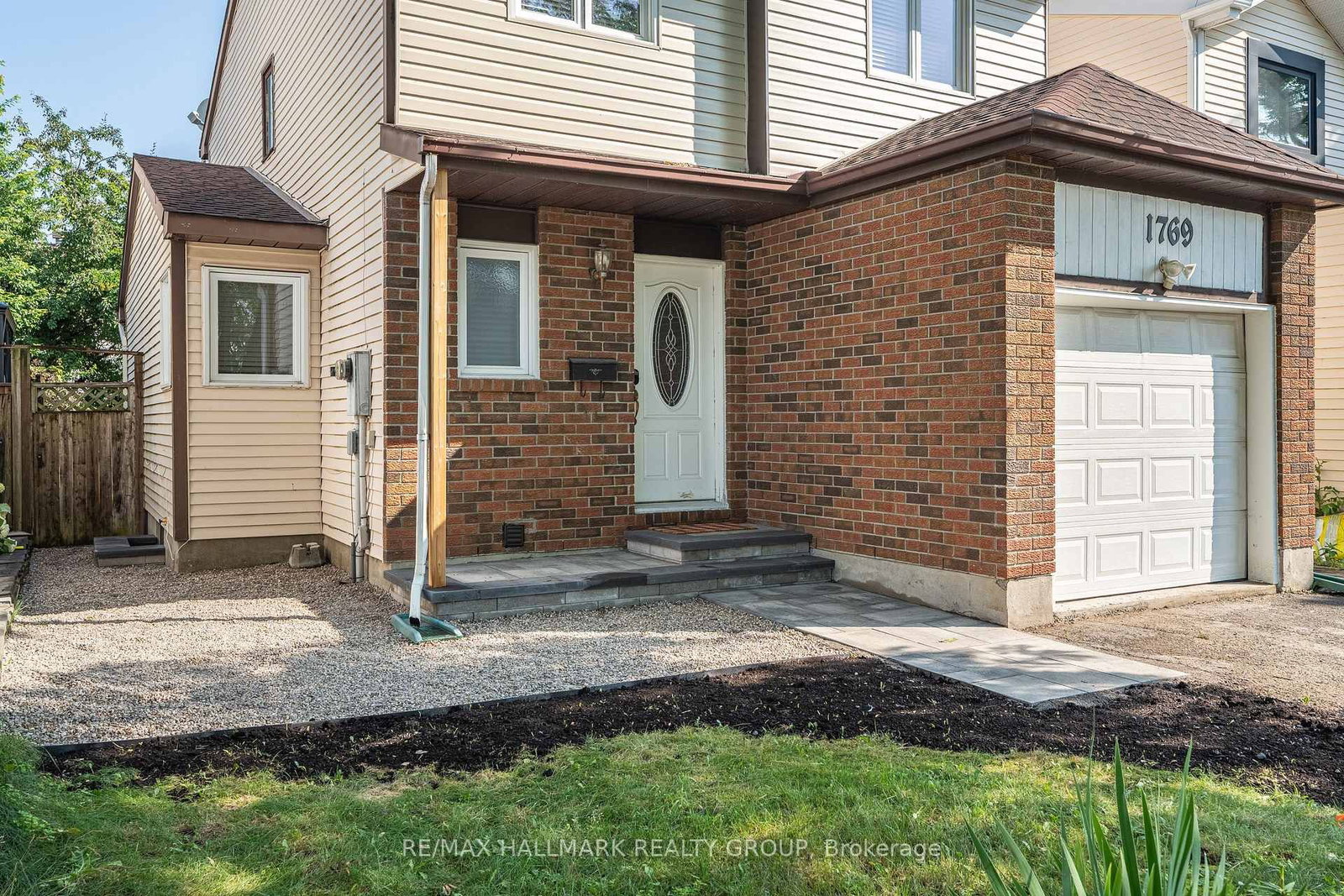 1769 Bromont Way • Ottawa, ON photo 3