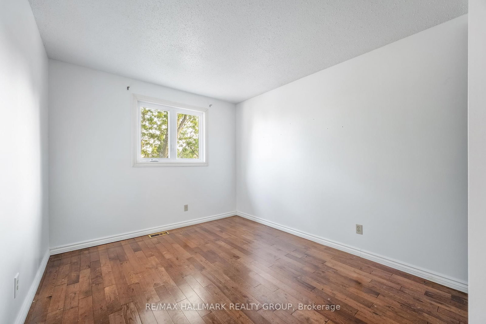 1769 Bromont Way • Ottawa, ON photo 32