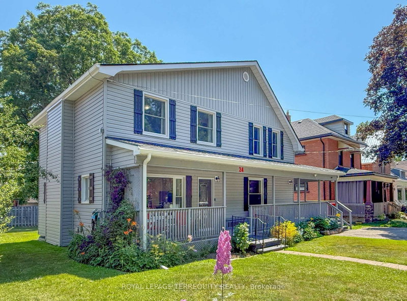 24 Simcoe Street