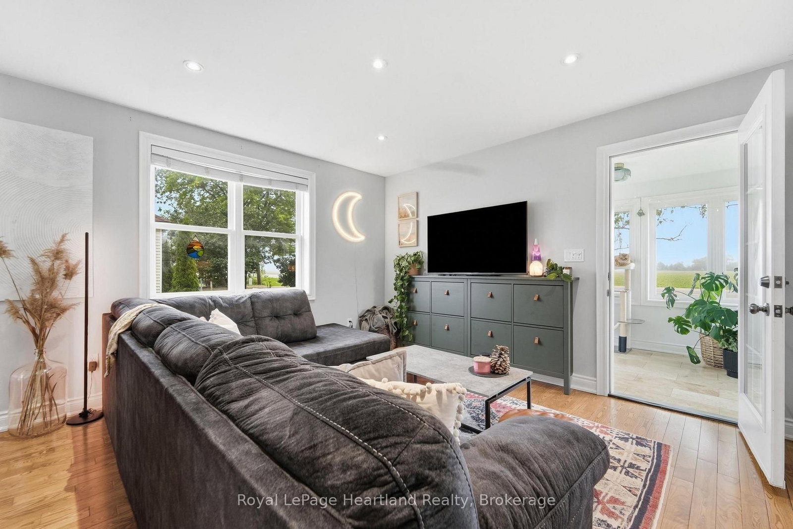 827 HIGHWAY 21 • Huron-Kinloss, ON photo 5