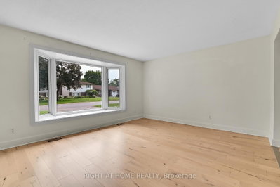 9 Leetom Crescent — photo 4