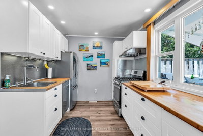 6 Wolfe Street • Kawartha Lakes, ON photo 4