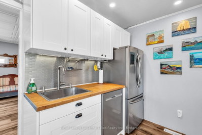 6 Wolfe Street • Kawartha Lakes, ON photo 7