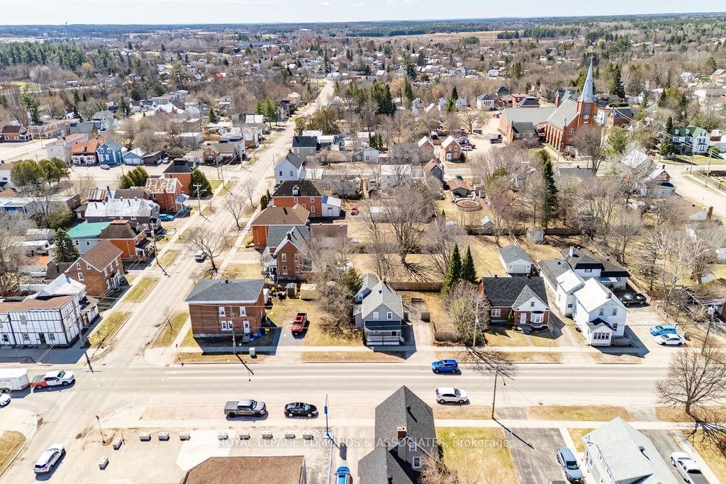 430 Mary Street • Pembroke, ON photo 36