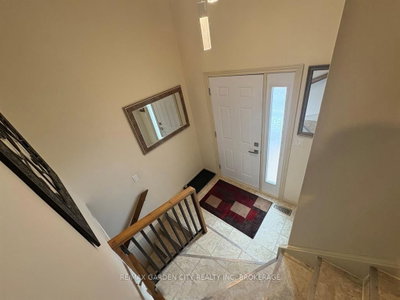 6141 Wildrose Crescent — photo 2