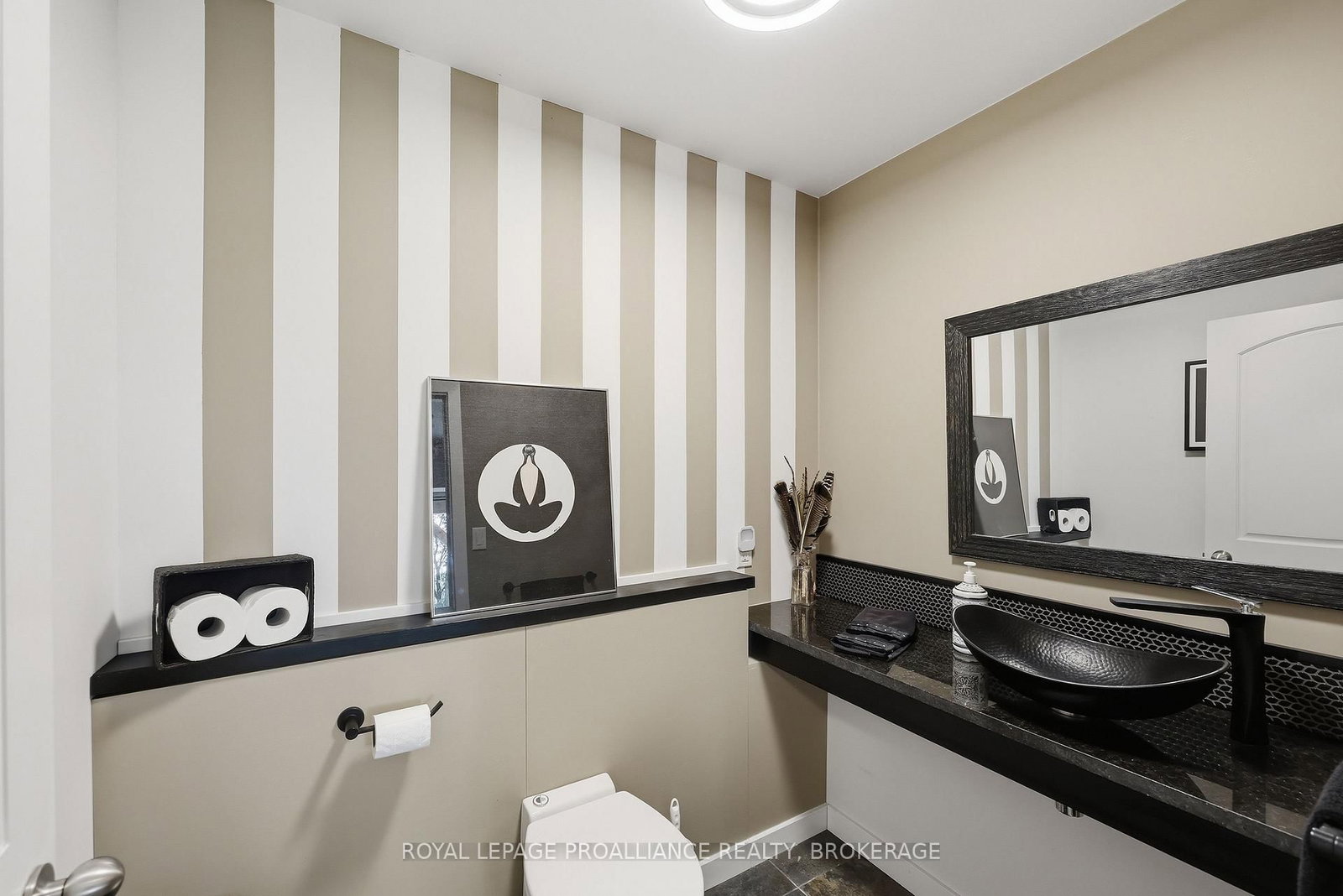 369 Old River Road • Front of Yonge, ON photo 39