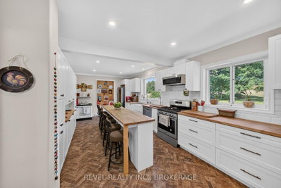 1905 Rutledge Road • Sydenham, ON photo 8