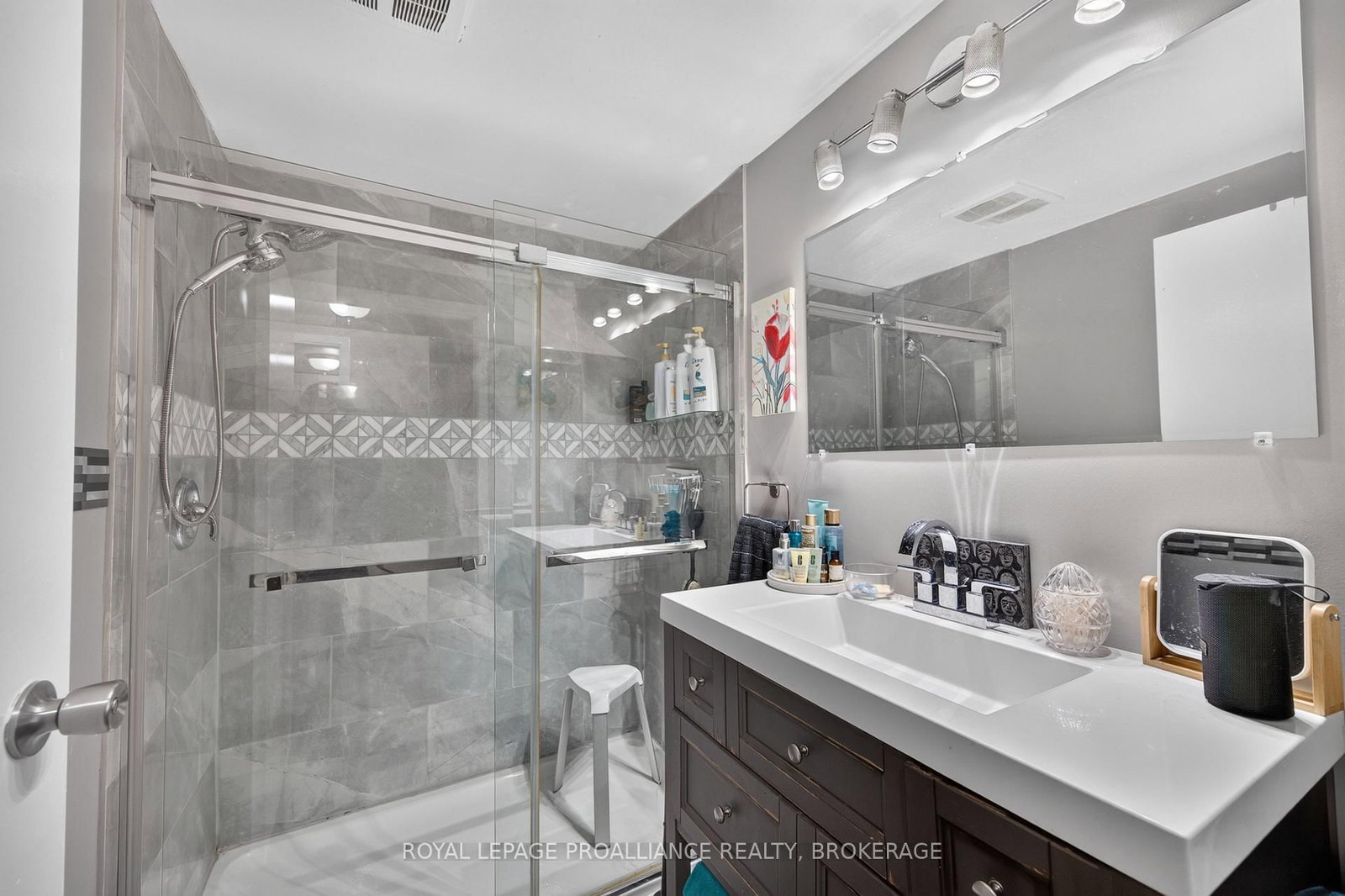 585 Gavin Court • Kingston, ON photo 33