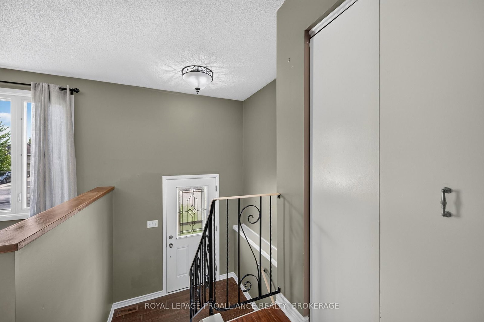 585 Gavin Court • Kingston, ON photo 5