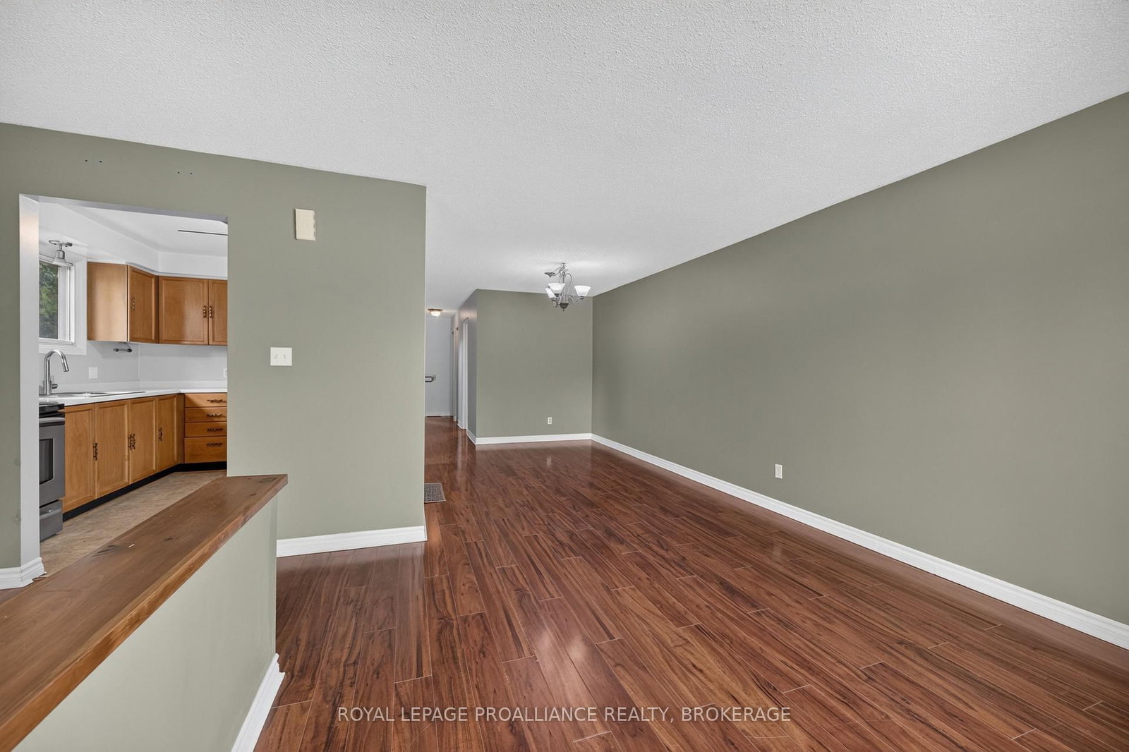 585 Gavin Court • Kingston, ON photo 6