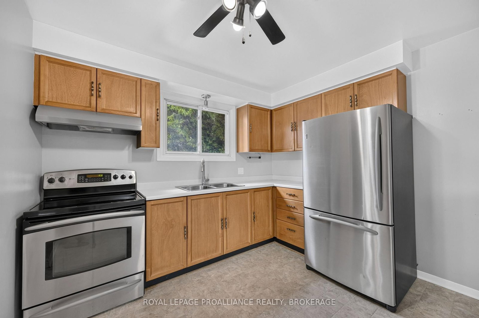 585 Gavin Court • Kingston, ON photo 9