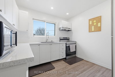 99 Dunnett Boulevard • #2 • Belleville, ON photo 4