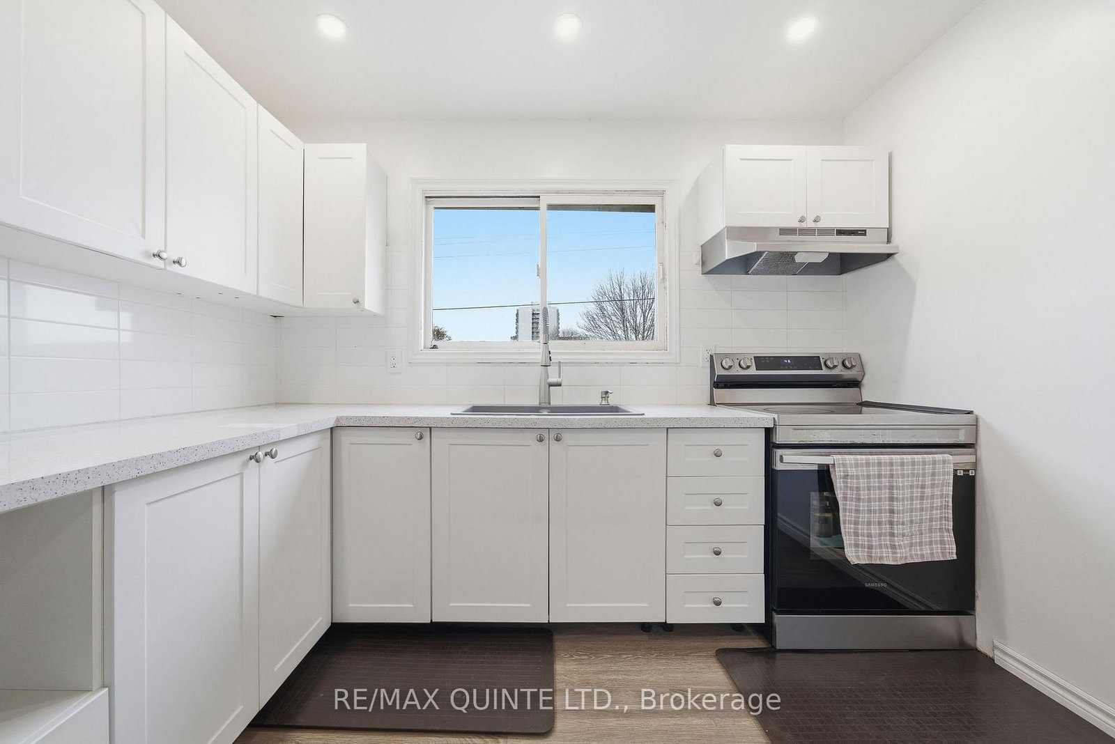 99 Dunnett Boulevard • #2 • Belleville, ON photo 5