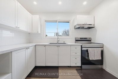99 Dunnett Boulevard • #2 • Belleville, ON photo 5