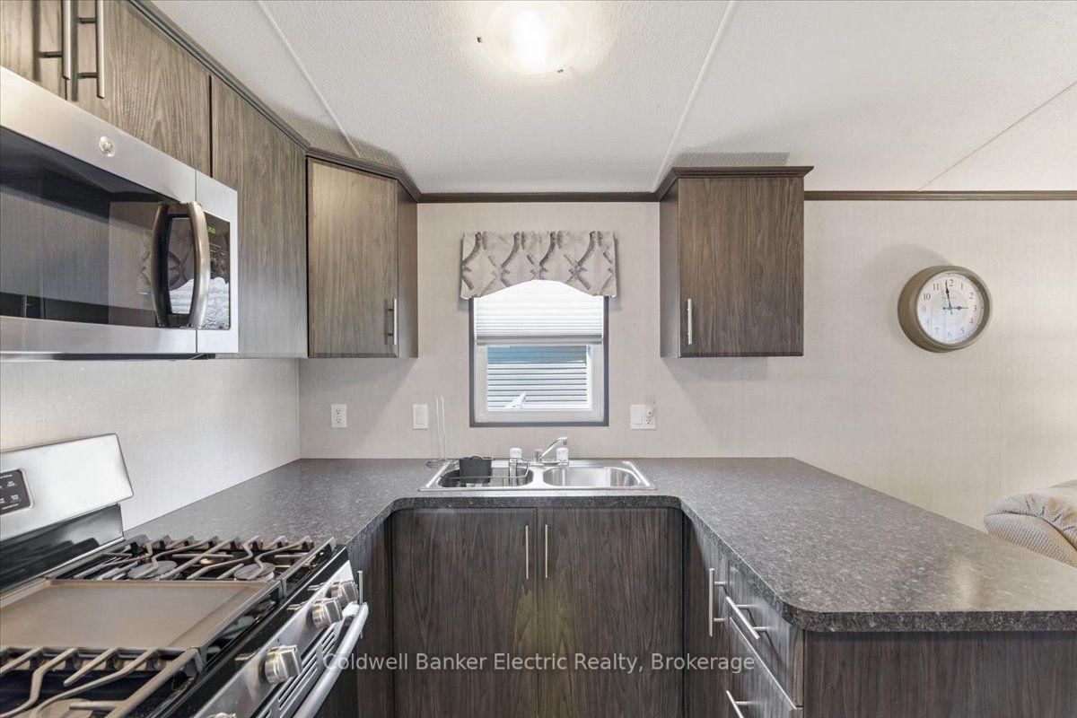 1235 Villiers Line 13 Lambton Avenue • Otonabee-South Monaghan, ON photo 10