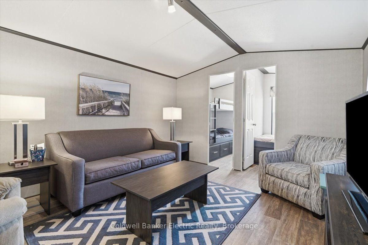 1235 Villiers Line 13 Lambton Avenue • Otonabee-South Monaghan, ON photo 15
