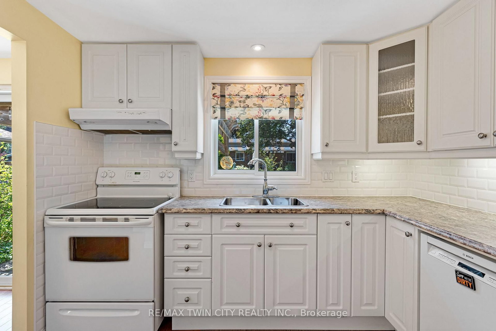 15 Lewis Crescent • Kitchener, ON photo 11