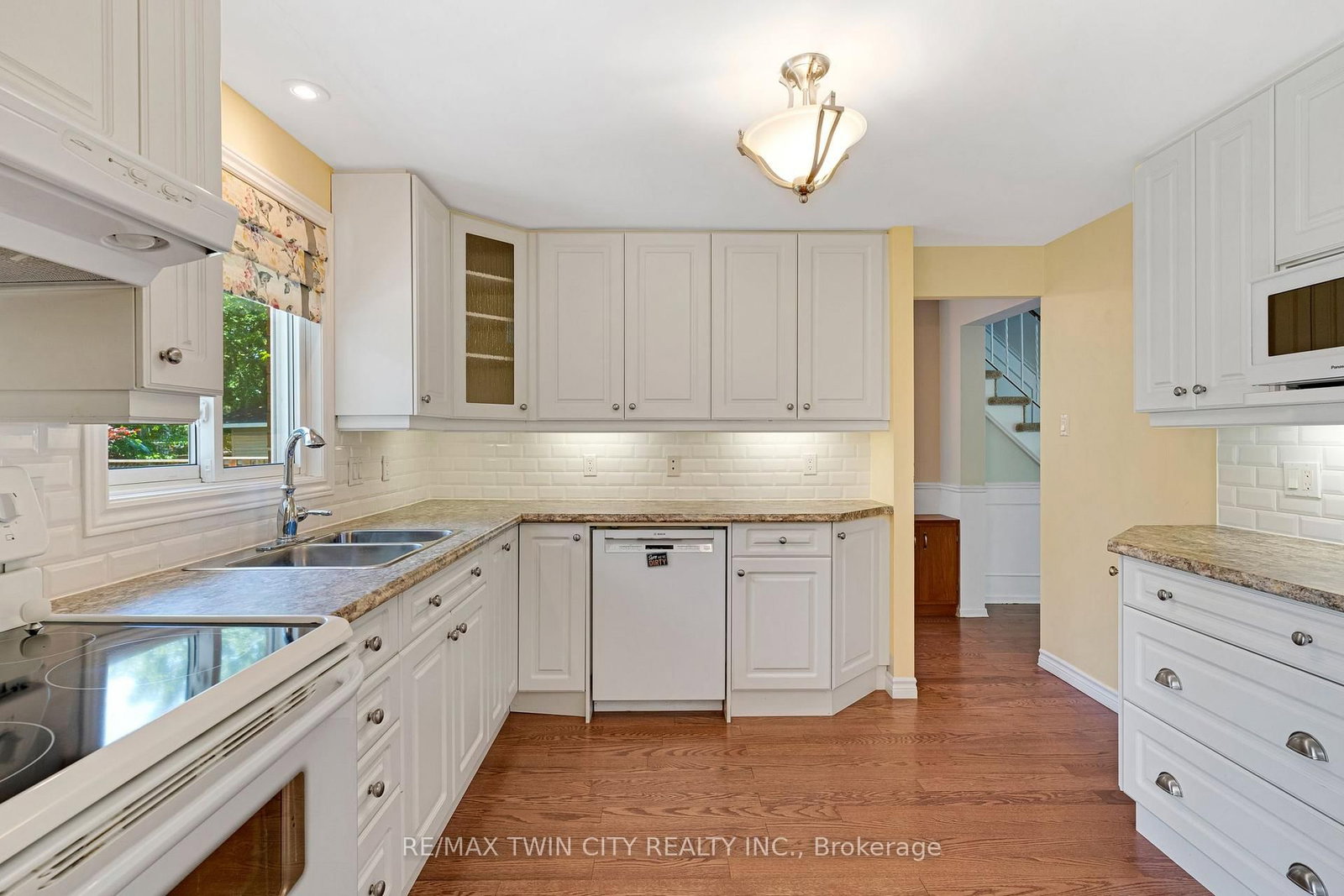 15 Lewis Crescent • Kitchener, ON photo 13