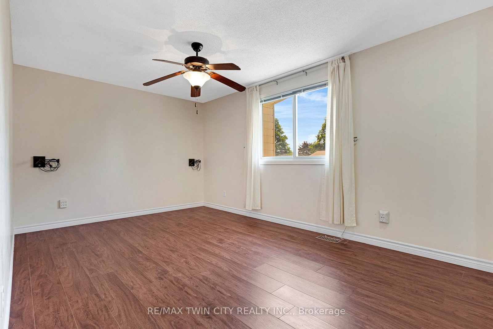 15 Lewis Crescent • Kitchener, ON photo 27