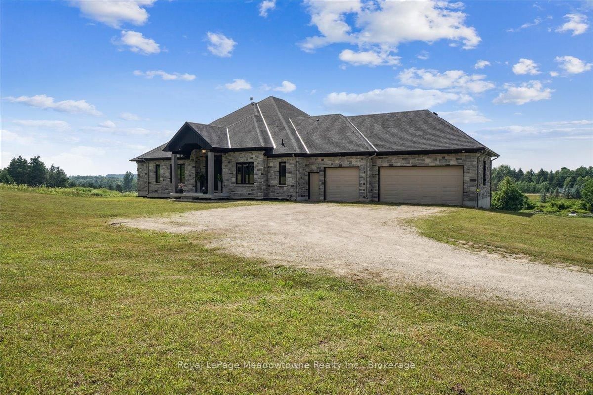 8837 Wellington Road 124 • Erin, ON photo 3