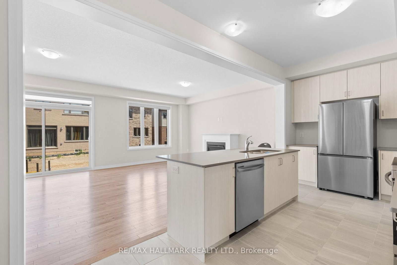 16 Crossmore Crescent • Cambridge, ON photo 11