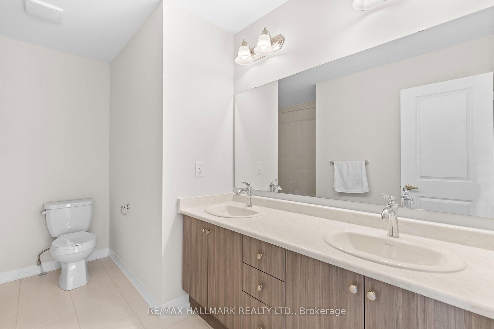 16 Crossmore Crescent • Cambridge, ON photo 19