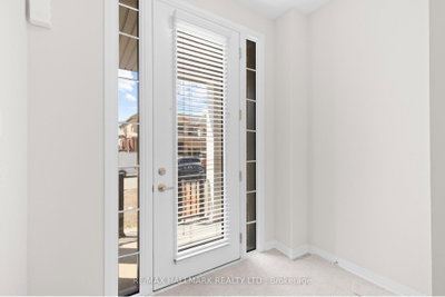 16 Crossmore Crescent • Cambridge, ON photo 3