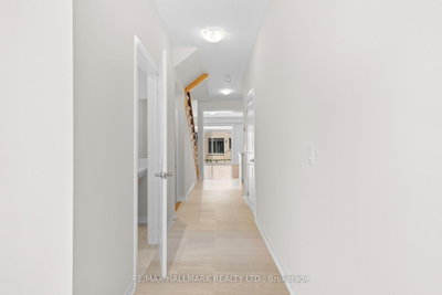 16 Crossmore Crescent • Cambridge, ON photo 4