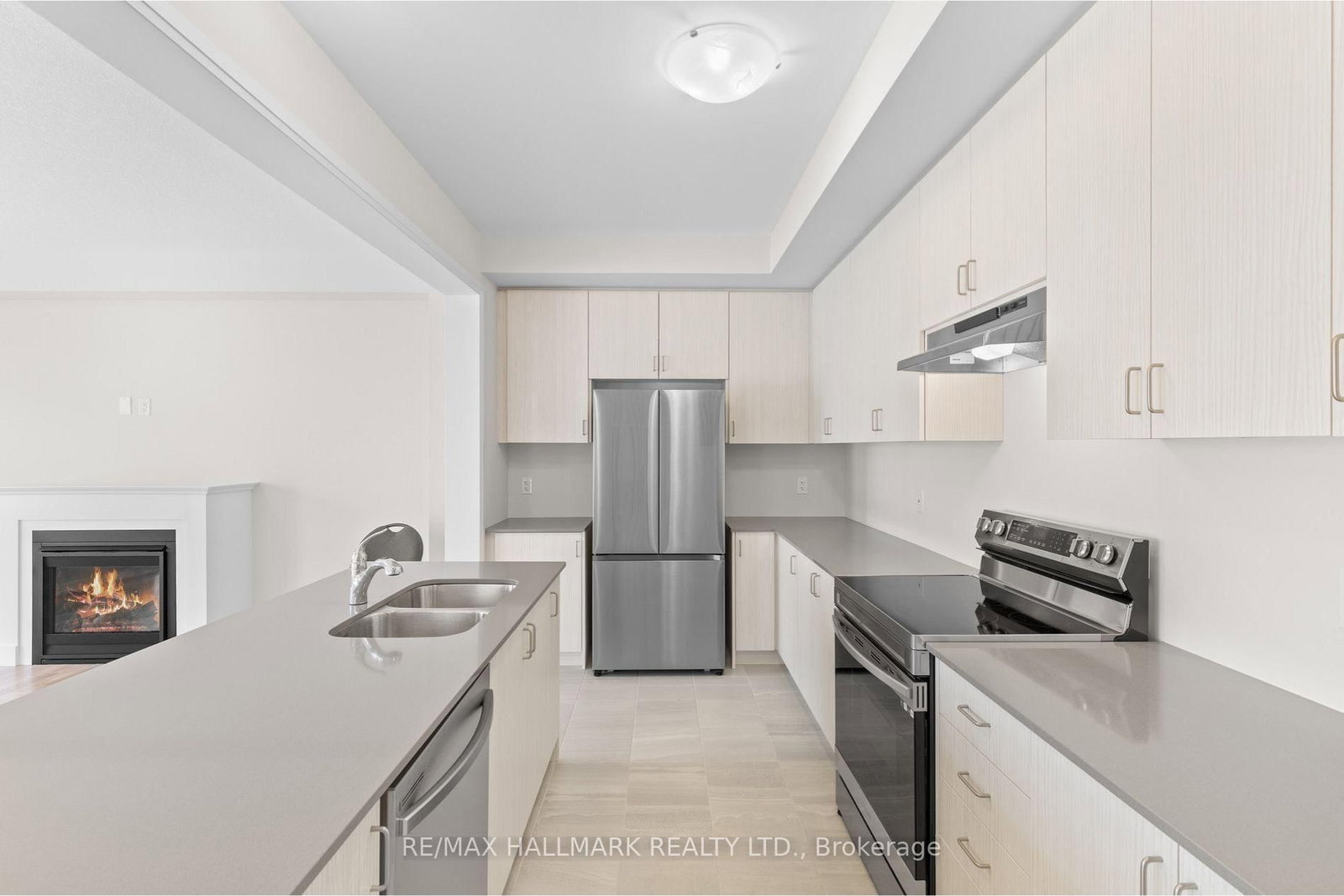 16 Crossmore Crescent • Cambridge, ON photo 6