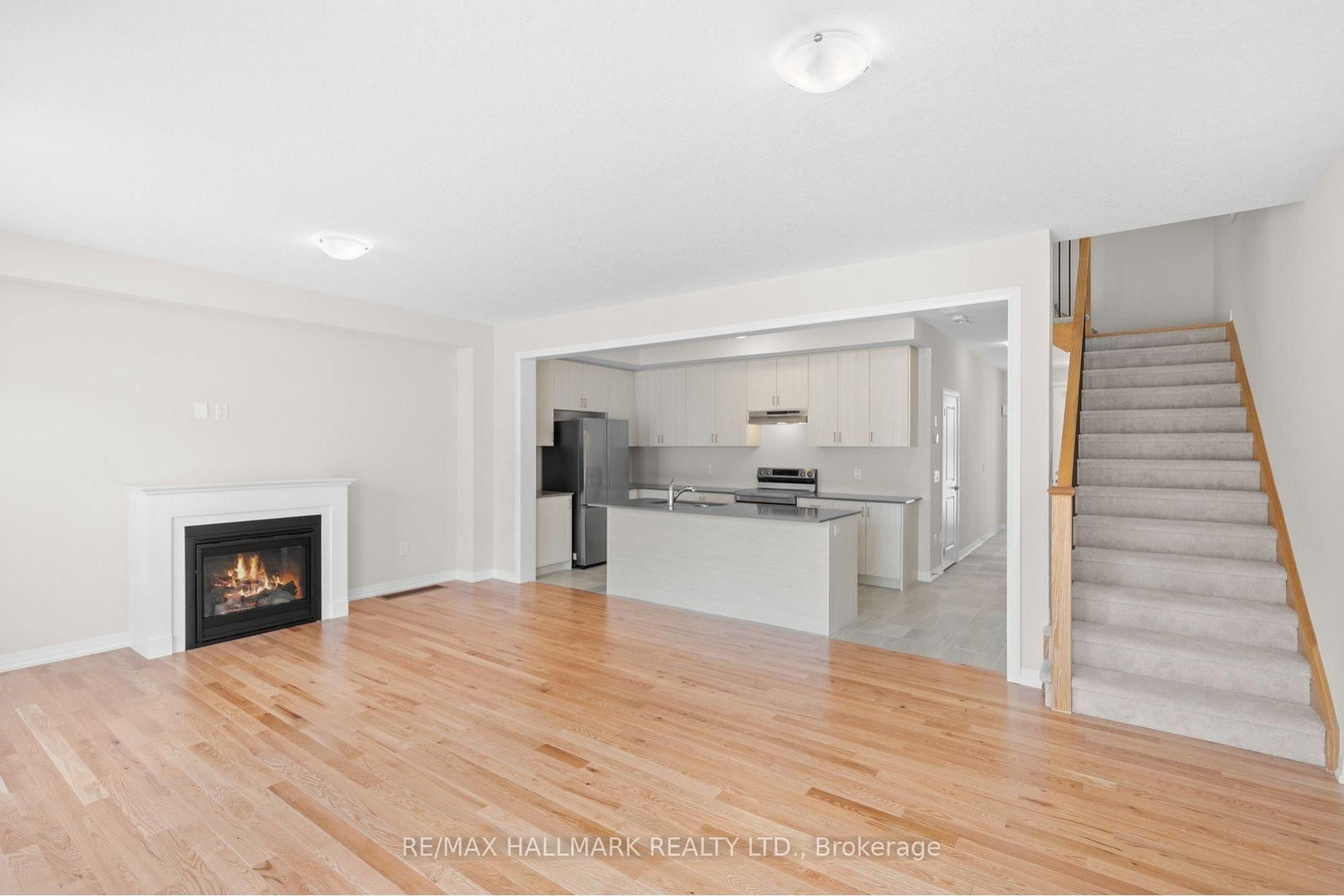 16 Crossmore Crescent • Cambridge, ON photo 8