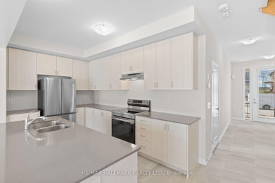 16 Crossmore Crescent • Cambridge, ON photo 9