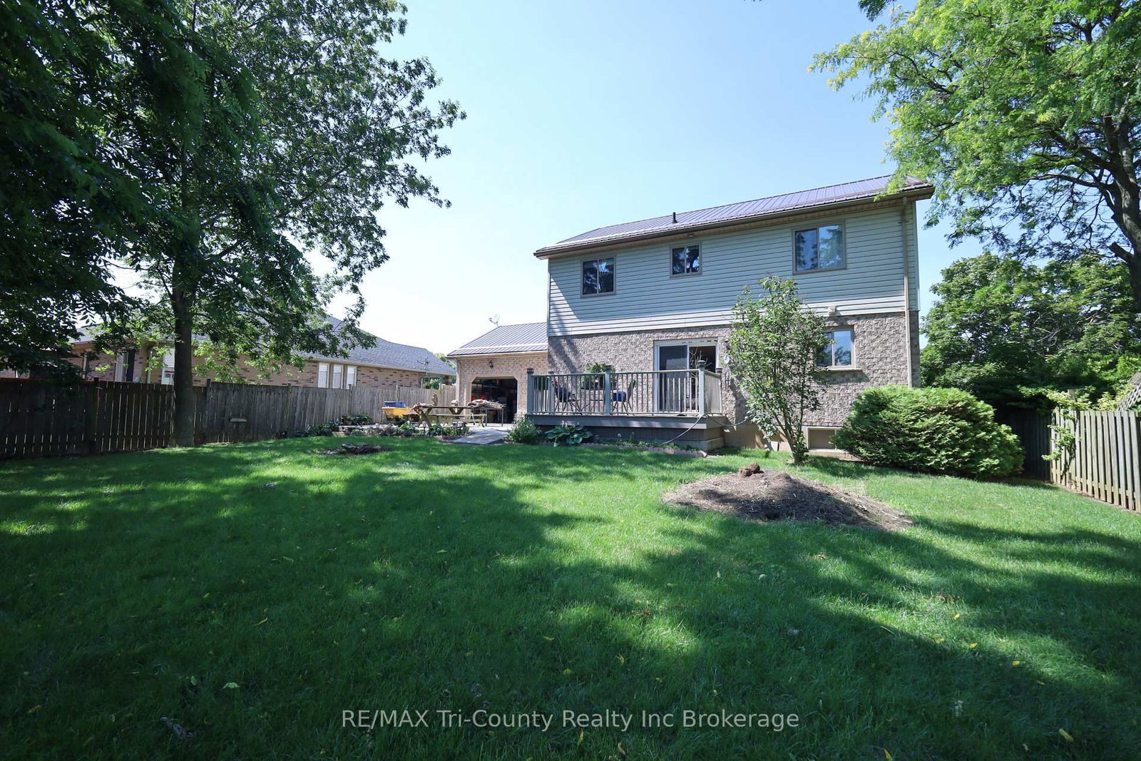 43 Trillium Drive • Tillsonburg, ON photo 36