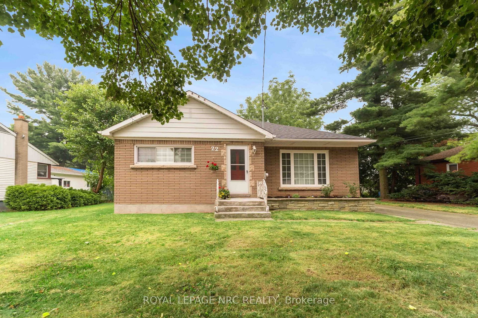 22 Dunblane Avenue • St. Catharines, ON photo 1