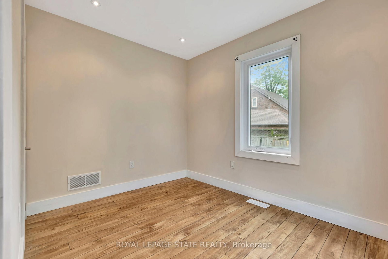 121 King Street E • Hamilton, ON photo 17