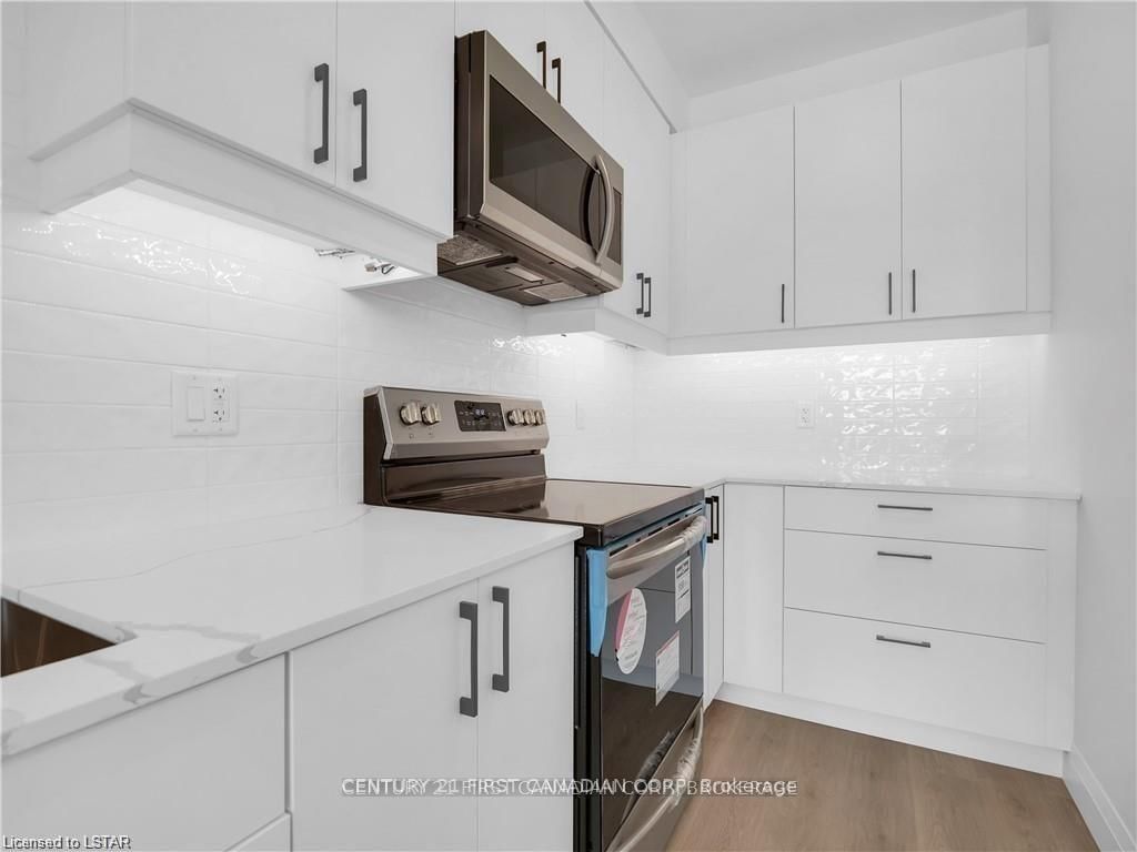 51 - 3900 Savoy Street, London South 5
