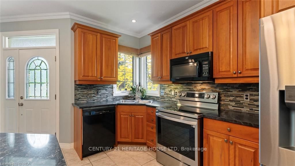2 Hunter Drive S • Norfolk, ON photo 11