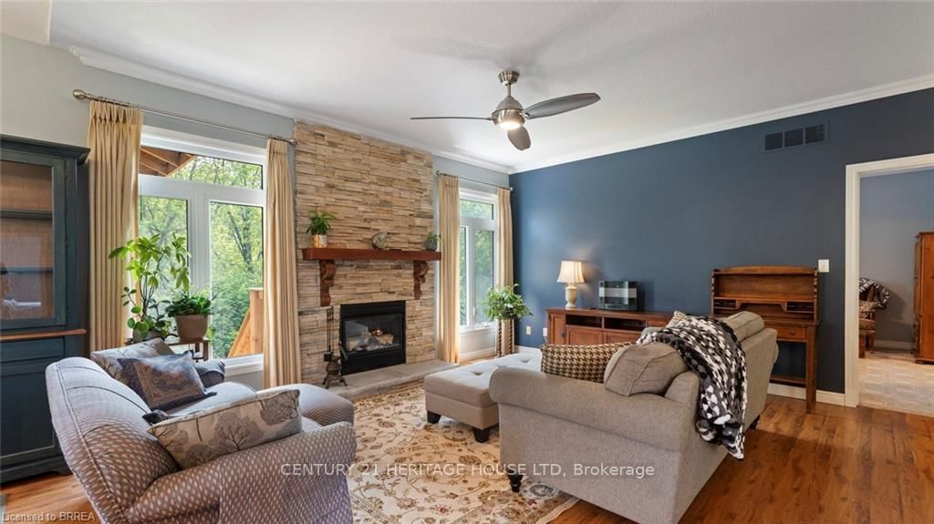 2 Hunter Drive S • Norfolk, ON photo 15
