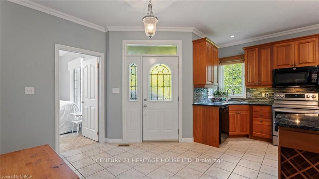 2 Hunter Drive S • Norfolk, ON photo 8