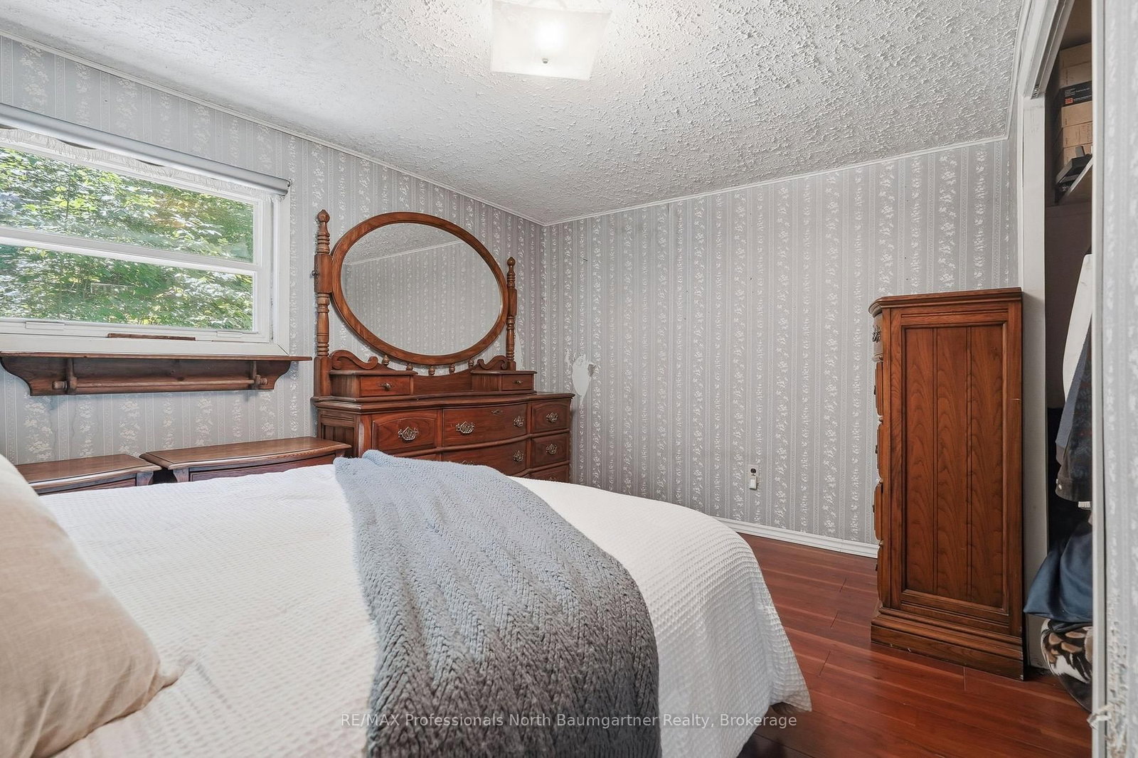 1201 Wenona Lake Road • Dysart et al, ON photo 18