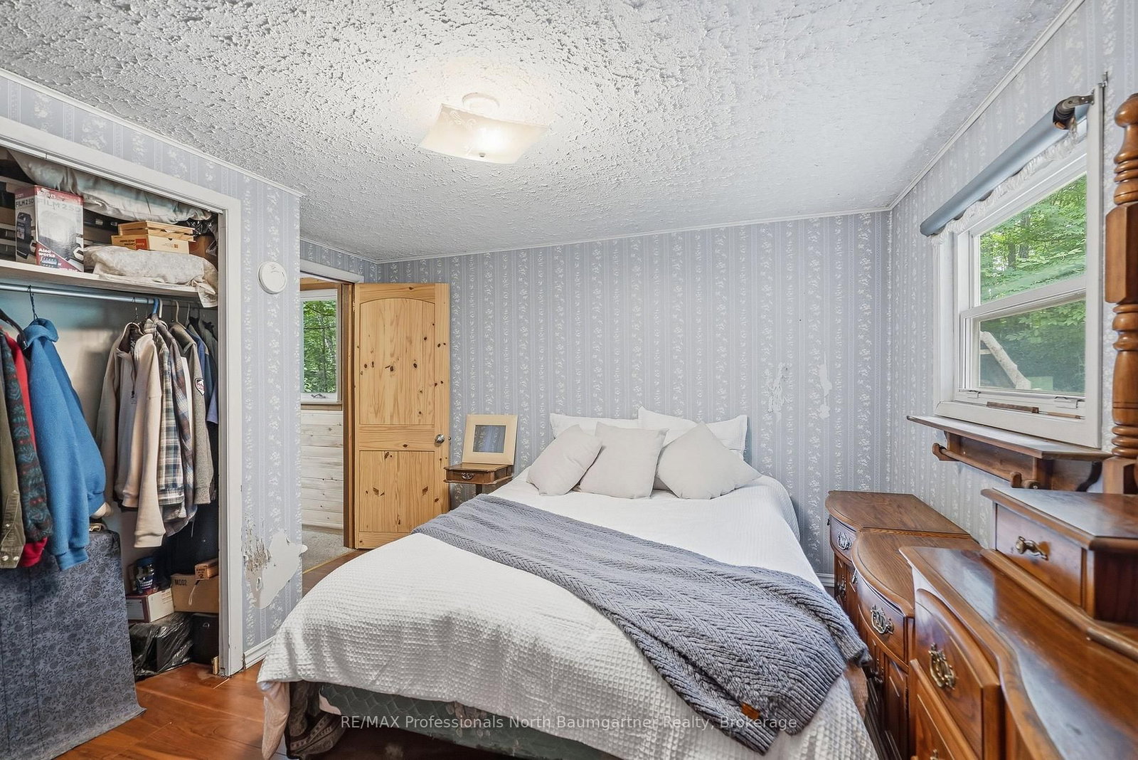 1201 Wenona Lake Road • Dysart et al, ON photo 20