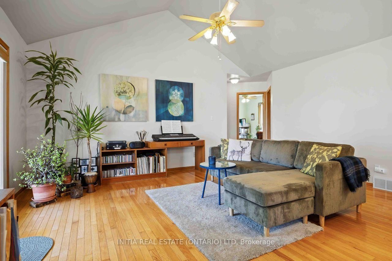 4217 Bluepoint Drive • Plympton-Wyoming, ON photo 6