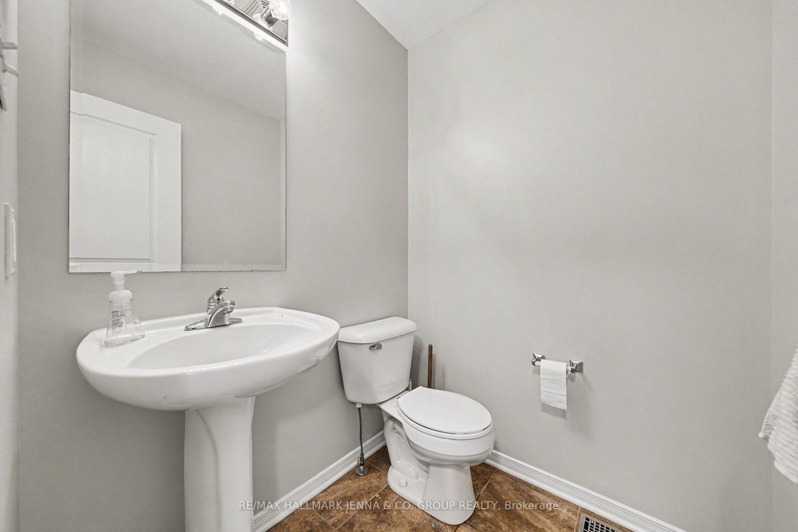 190 Sorento Street • Ottawa, ON photo 12