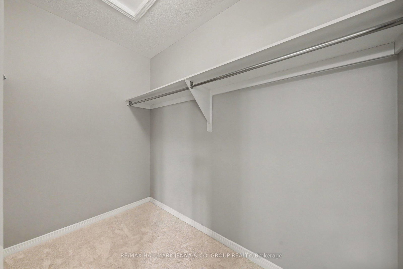 190 Sorento Street • Ottawa, ON photo 17