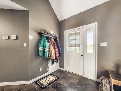 30 Woodridge Drive • Madoc, ON photo 6