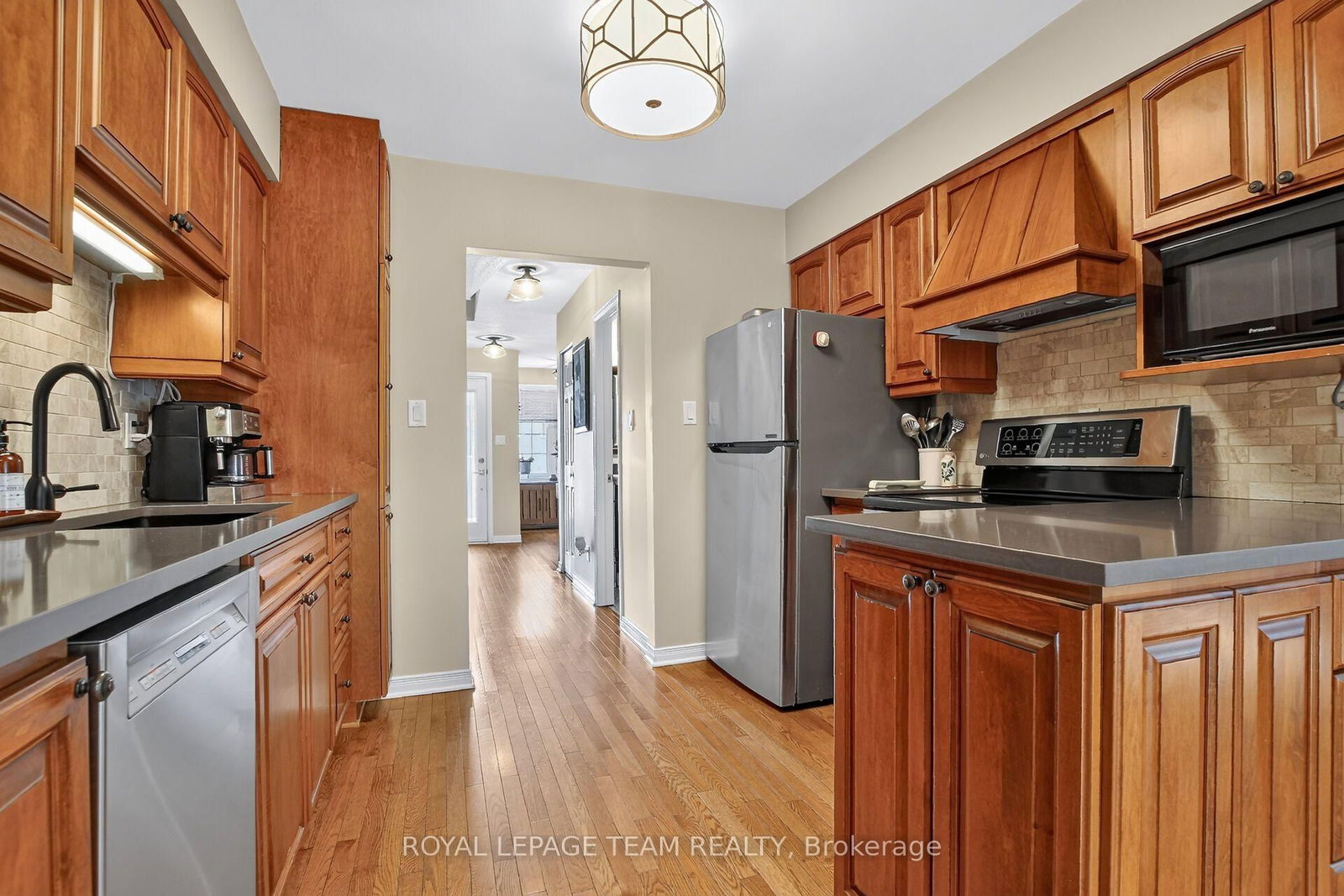 3 Hepburn Court • Ottawa, ON photo 12