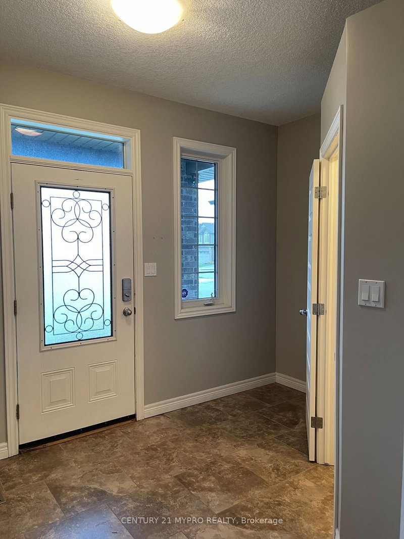 1005 Oakcrossing Gate