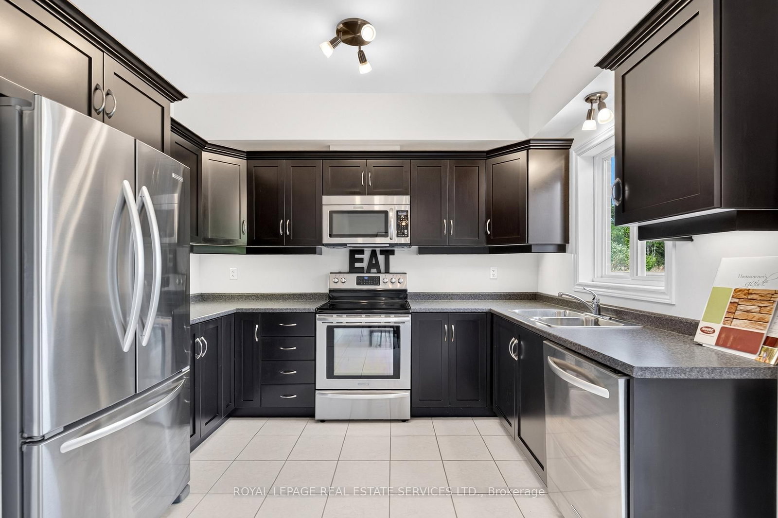 113 Liddycoat Lane • Hamilton, ON photo 11