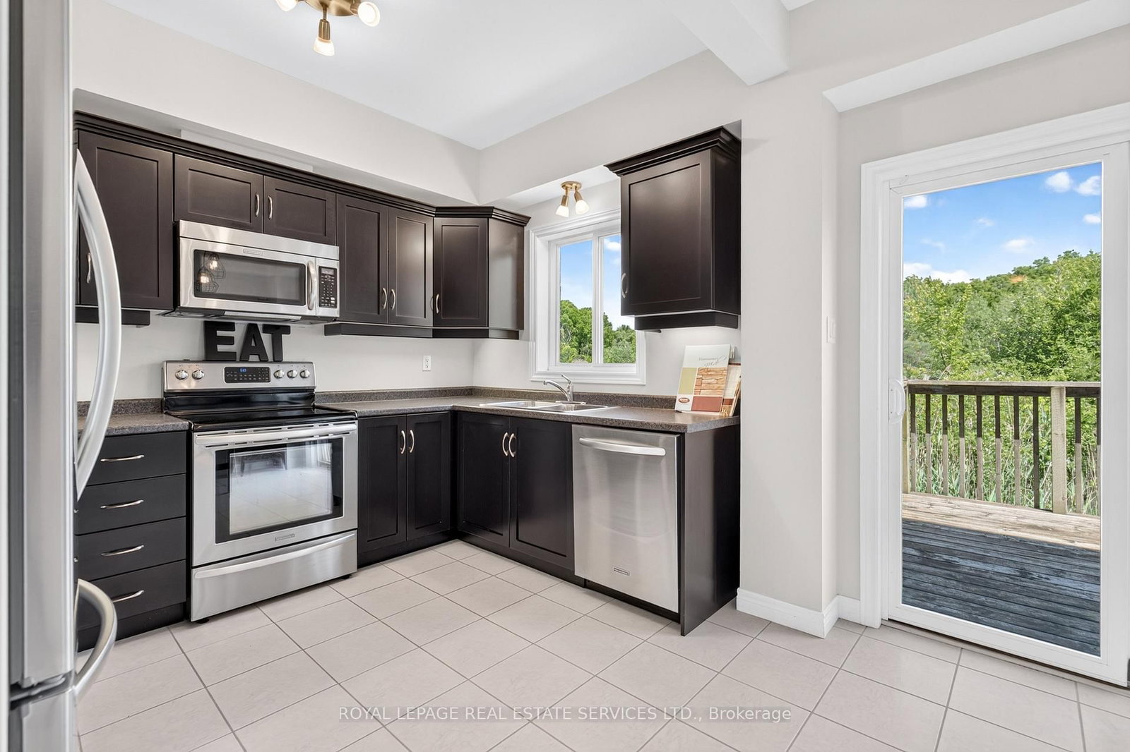 113 Liddycoat Lane • Hamilton, ON photo 12